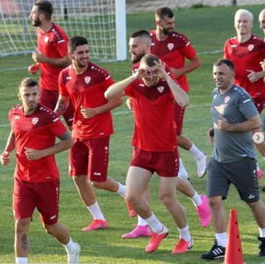 Igor Angelovski with his team